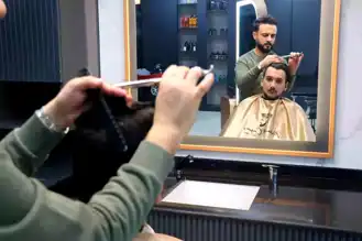 Robot Tıraşına Berberlerden Tepki!