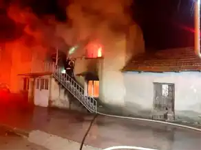 Denizli Çivril'de Yangın: Aile Evsiz Kaldı