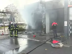 Denizli'de Oto Aksesuar Dükkanı Yandı!
