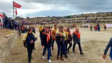 Deve Güreşi Şöleni Ege'de Coşkuyla Kutlandı