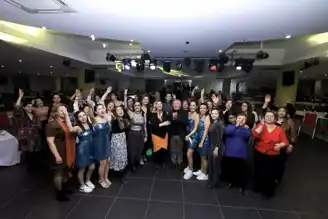 Honaz'da Kadınlar Matinesi: Eğlenceli Bir Gece