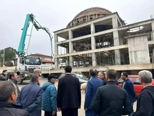 Yeni Cami'nin Kubbesi Tamamlandı!
