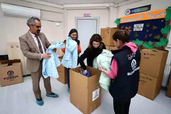 Belediyeden Kış Yardımı: Soba, Mont, Yorgan Desteği