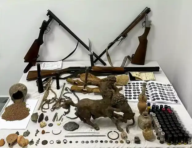 Denizli'de Tarihi Eser Baskını: 2 Gözaltı