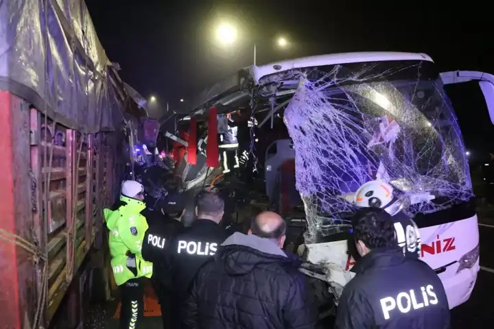 Denizli'deki Otobüs Kazası: Ölü Sayısı 2