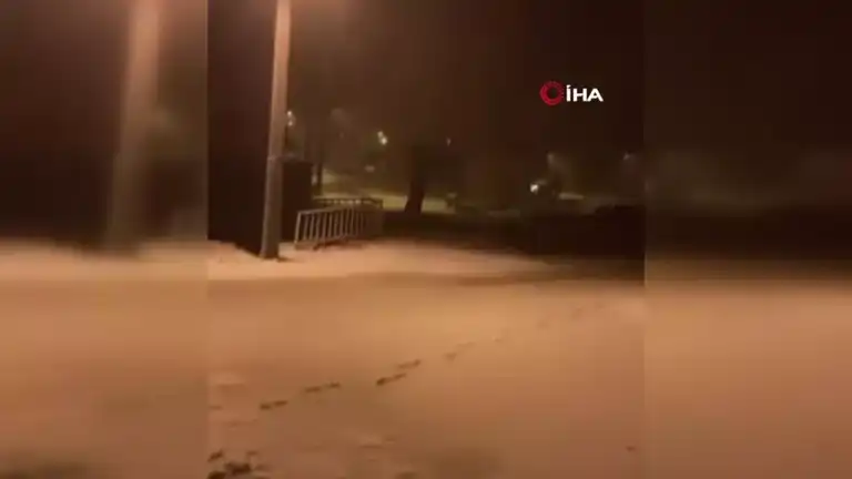 İlk Kar Ege Bölgesini Beyaza Bürüdü