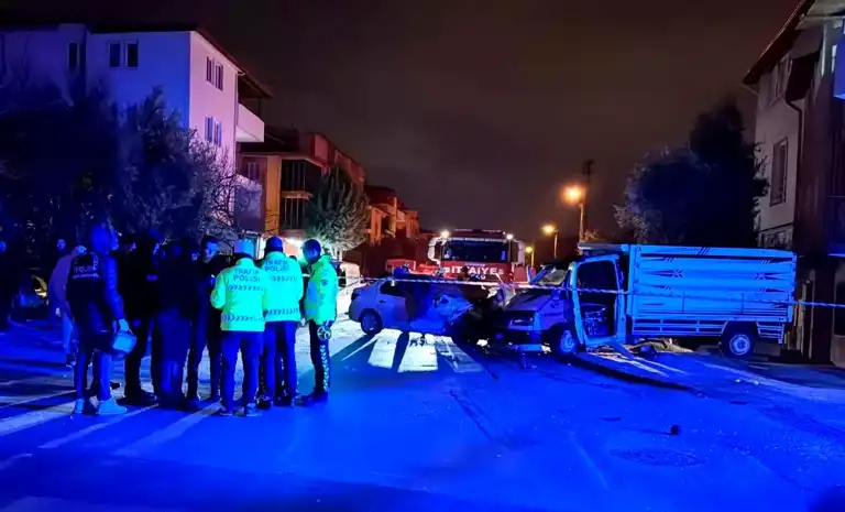 Pamukkale'de Trafik Kazası: 1 Ölü, 4 Yaralı