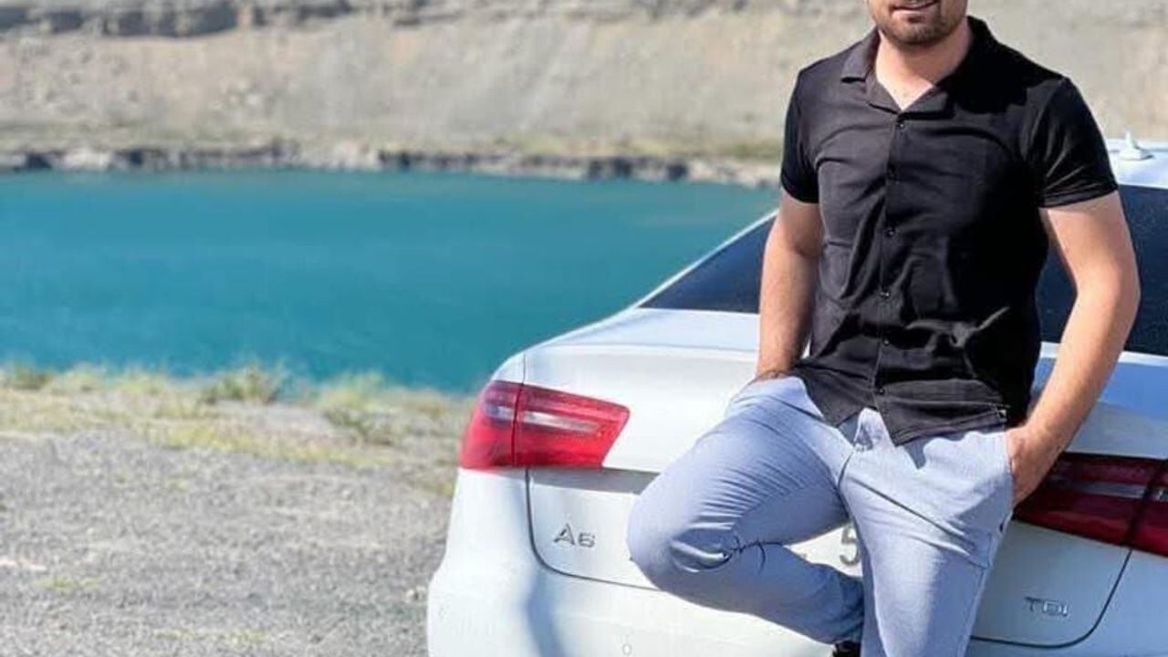 Arkadaşını kalbinden
